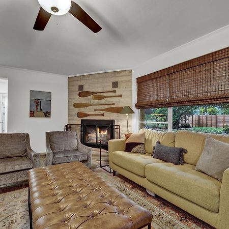 Luxury Lakefront Oasis With Boat Dock-Firepit McQueeney Eksteriør billede