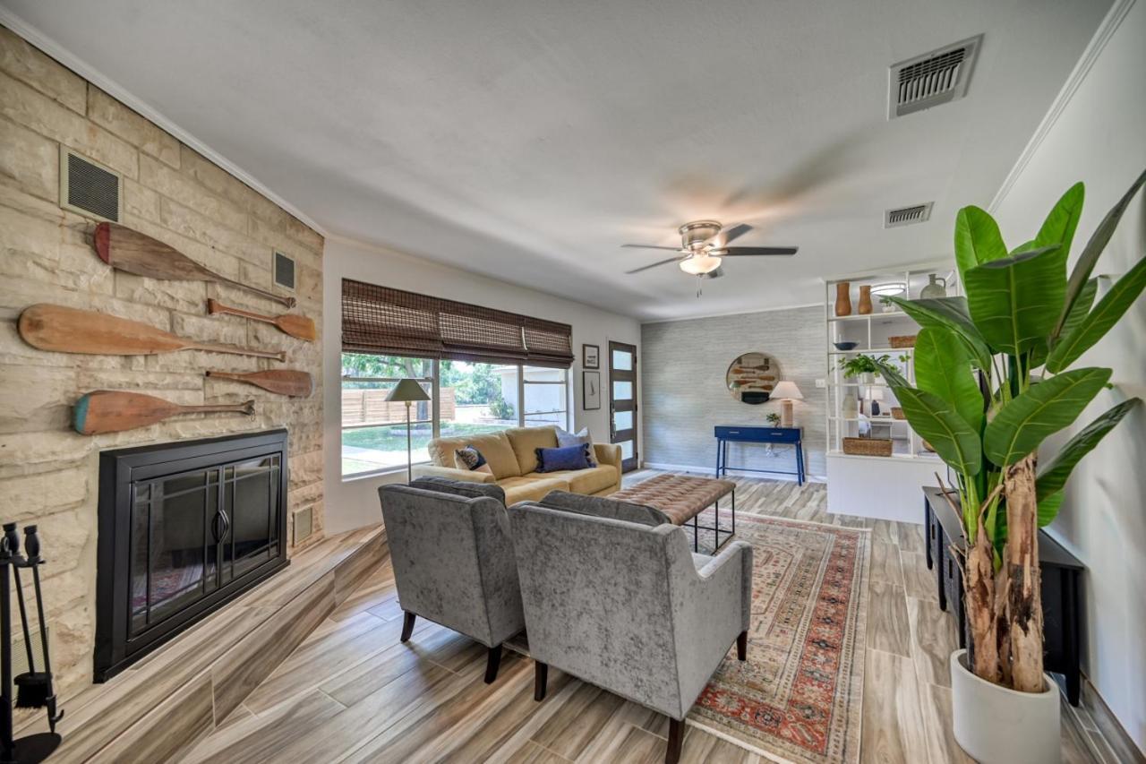 Luxury Lakefront Oasis With Boat Dock-Firepit McQueeney Eksteriør billede