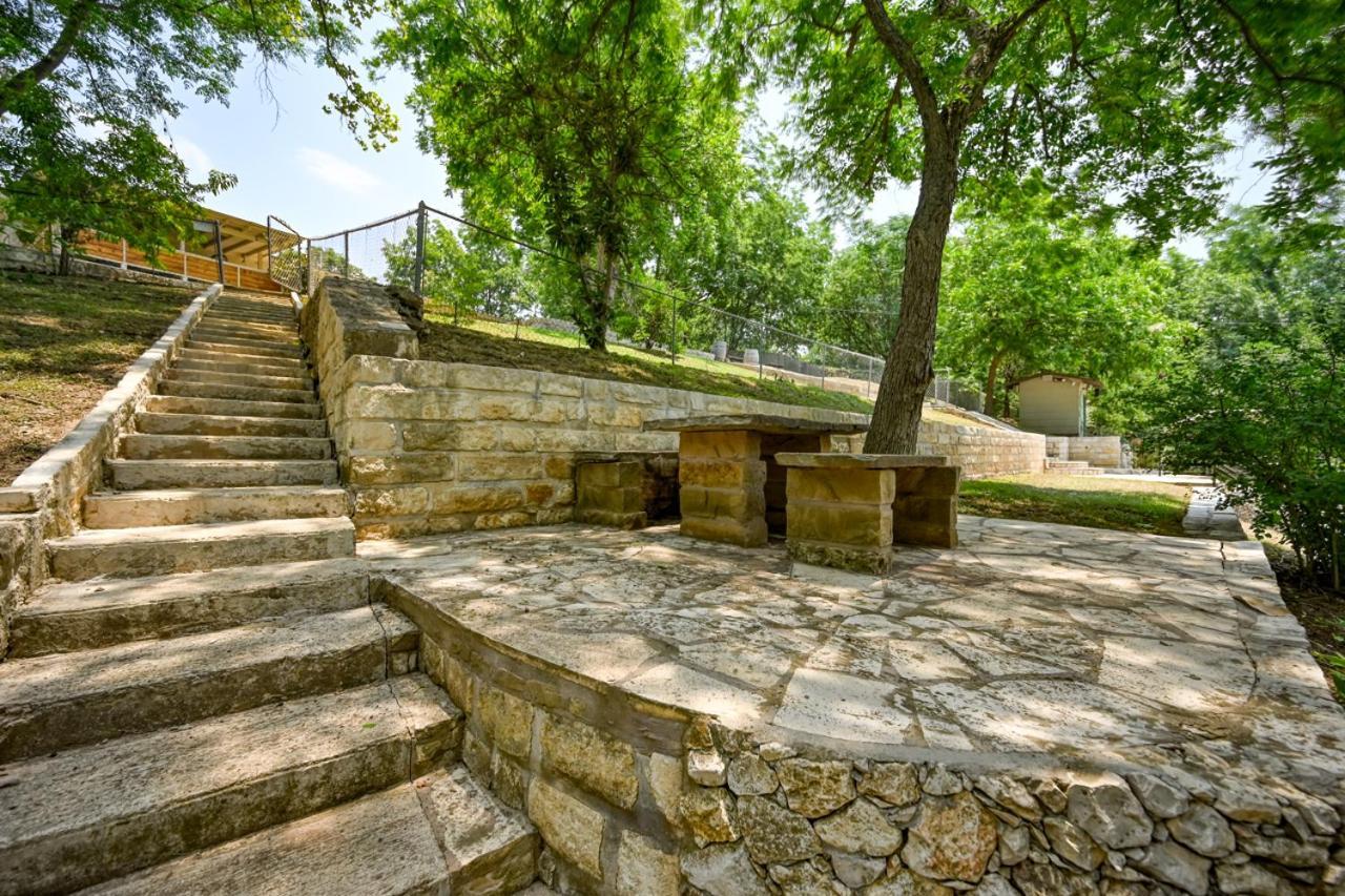 Luxury Lakefront Oasis With Boat Dock-Firepit McQueeney Eksteriør billede